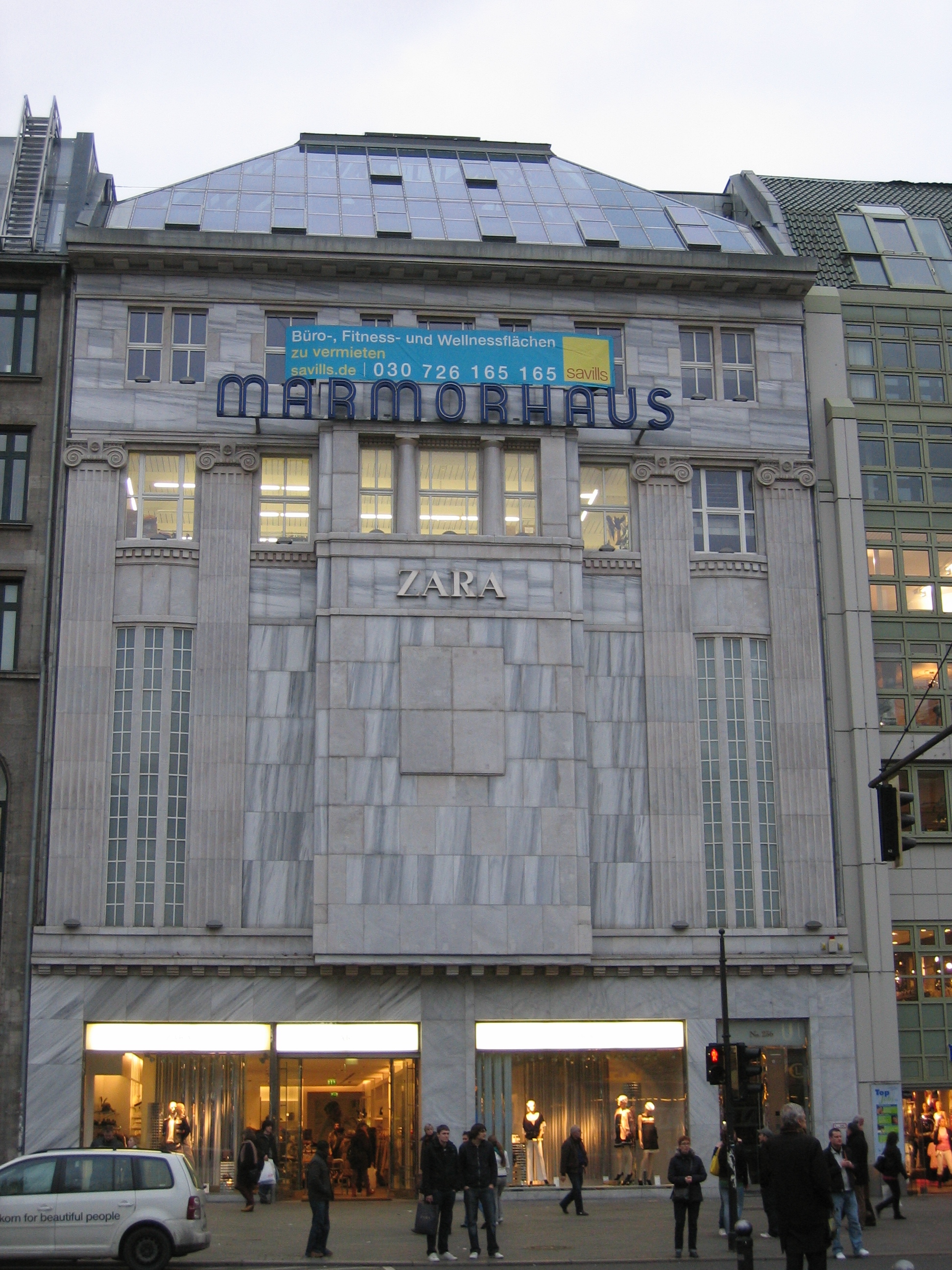 ehemaliges Filmtheater Marmorhaus Berlin, Quelle: Wikimedia Commons/A.Savin, Lizenz: CC-BY-SA 3.0