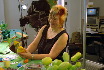 Sabine Berger animiert 2005 im Sandmann Studio Babelsberg eine Folge der Serie Pondorondo für die Abendgrüße. (Sabine Berger, Ulf Klaudius; 2004–2007). ©Volker Petzold